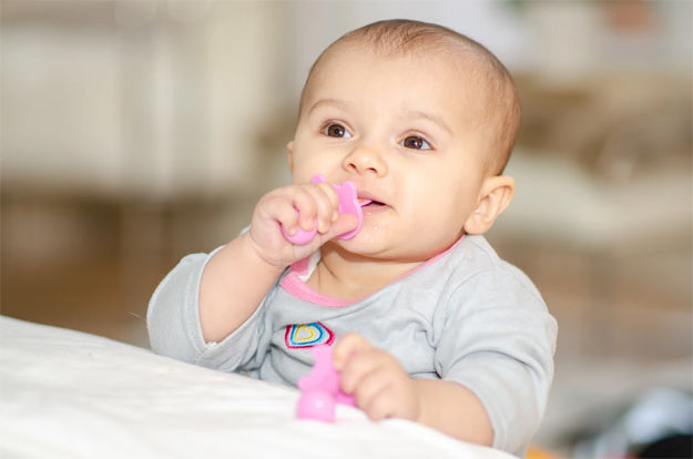 WHEN CAN MY BABY START SELF FEEDING? (Updated 2020)